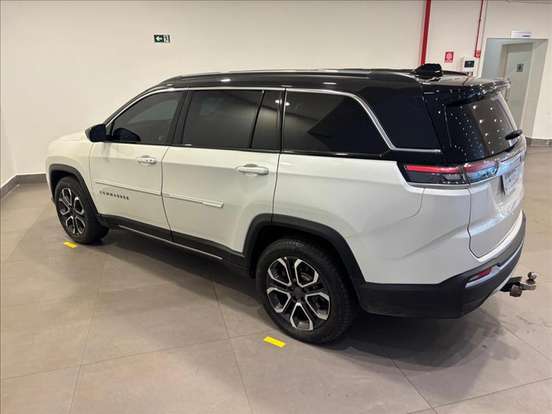 JEEP-COMMANDER-2024
