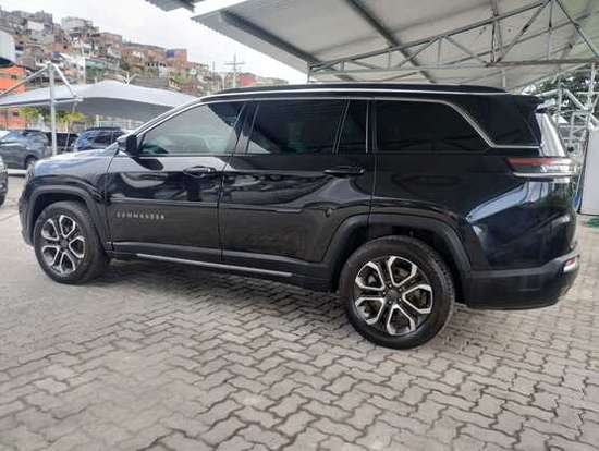 JEEP-COMMANDER-2023