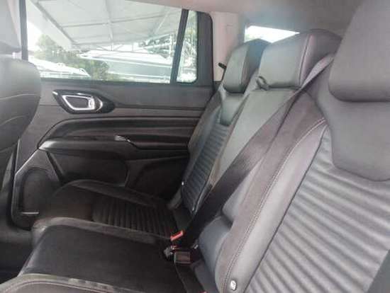 JEEP-COMMANDER-2023