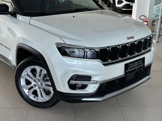 JEEP-COMMANDER-2024