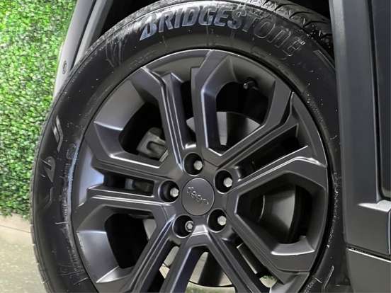 JEEP-COMMANDER-2023