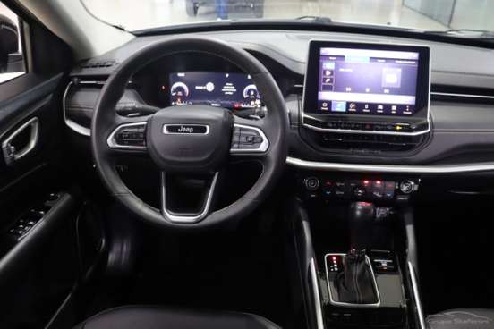 JEEP-COMMANDER-2024