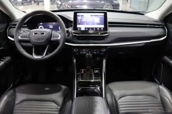 JEEP-COMMANDER-2024