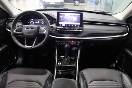 JEEP-COMMANDER-2024