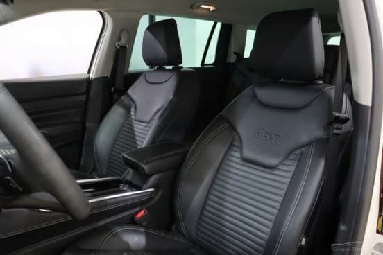 JEEP-COMMANDER-2024