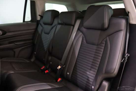 JEEP-COMMANDER-2024