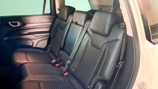 JEEP-COMMANDER-2024