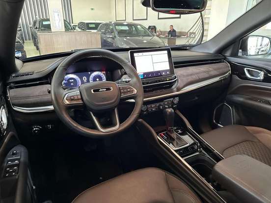 JEEP-COMMANDER-2024