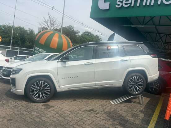 JEEP-COMMANDER-1.3 T270 TURBO FLEX OVERLAND AT6 JEEP-COMMANDER-2025