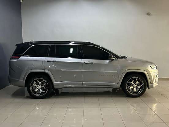JEEP-COMMANDER-2024