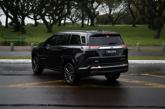 JEEP-COMMANDER-2024