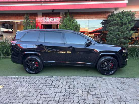JEEP-COMMANDER-2.0 HURRICANE 4 TURBO GASOLINA BLACKHAWK AT9 JEEP-COMMANDER-2025
