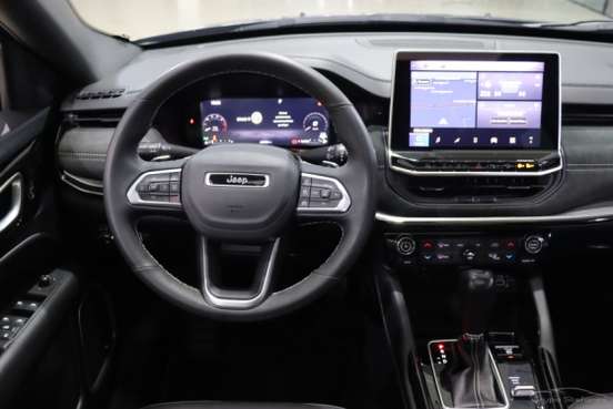 JEEP-COMMANDER-2024