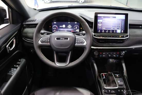 JEEP-COMMANDER-2024