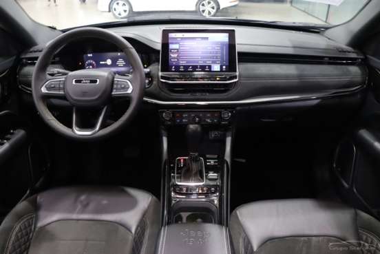 JEEP-COMMANDER-2.0 HURRICANE 4 TURBO GASOLINA BLACKHAWK AT9 JEEP-COMMANDER-2024