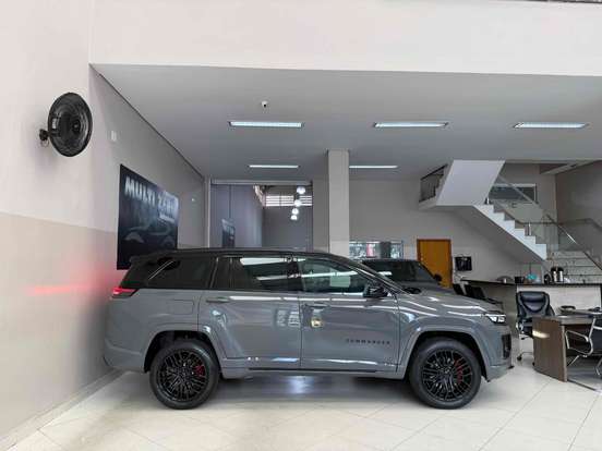JEEP-COMMANDER-2.0 HURRICANE 4 TURBO GASOLINA BLACKHAWK AT9 JEEP-COMMANDER-2026
