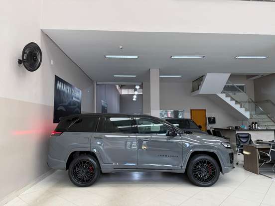 JEEP-COMMANDER-2.0 HURRICANE 4 TURBO GASOLINA BLACKHAWK AT9 JEEP-COMMANDER-2026