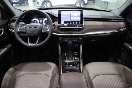 JEEP-COMMANDER-2024