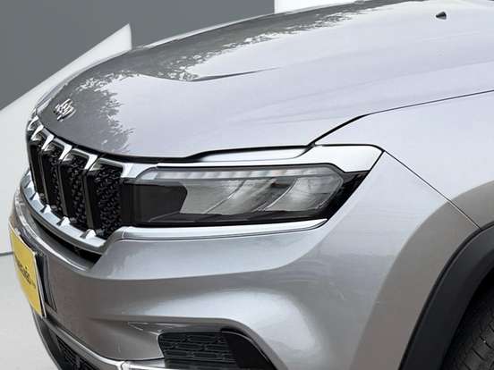 JEEP-COMMANDER-2023