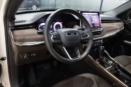 JEEP-COMMANDER-2024