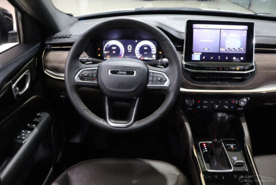 JEEP-COMMANDER-2024