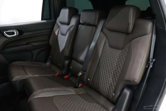 JEEP-COMMANDER-2024