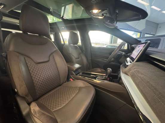 JEEP-COMMANDER-2022