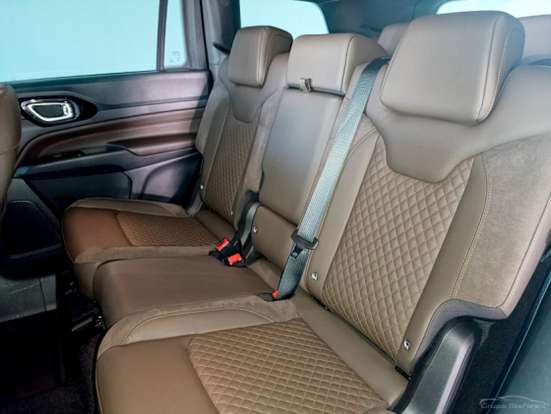 JEEP-COMMANDER-2.2 TURBO DIESEL OVERLAND AT9 JEEP-COMMANDER-2025