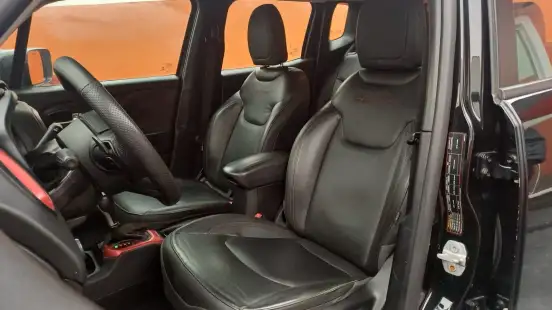 JEEP-RENEGADE-2.0 16V TURBO DIESEL TRAILHAWK 4P 4X4 AUTOMÁTICO JEEP-RENEGADE-2015
