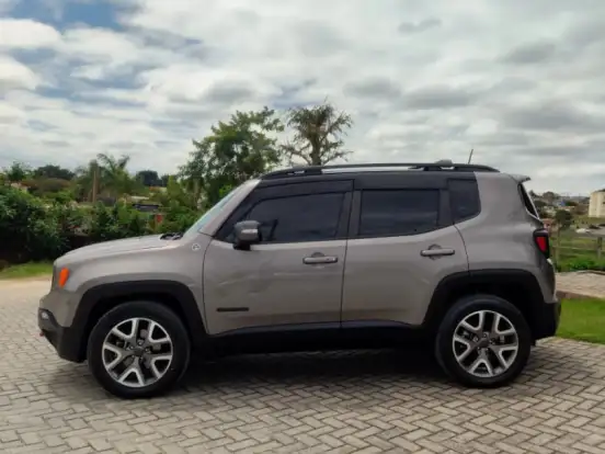 JEEP-RENEGADE-2.0 16V TURBO DIESEL TRAILHAWK 4P 4X4 AUTOMÁTICO JEEP-RENEGADE-2017