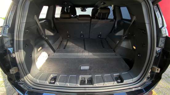 JEEP-COMMANDER-2021