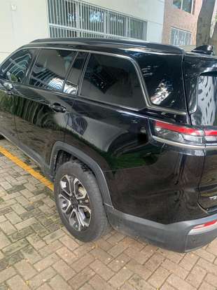 JEEP-COMMANDER-2021