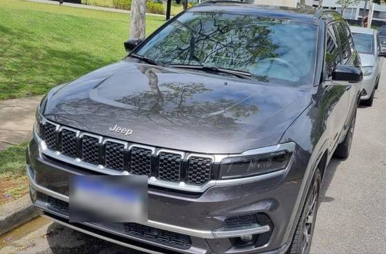 JEEP COMMANDER 2.2 TURBO DIESEL OVERLAND AT9