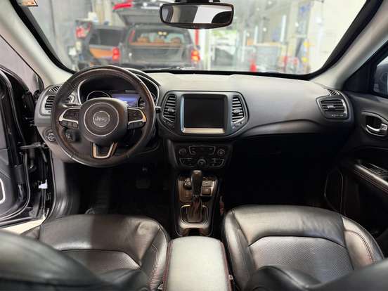 JEEP-COMPASS-2.0 16V DIESEL TRAILHAWK 4X4 AUTOMÁTICO JEEP-COMPASS-2017