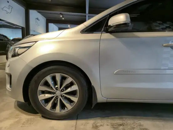 KIA-CARNIVAL-3.3 EX V6 24V GASOLINA 4P AUTOMATICO KIA-CARNIVAL-2017