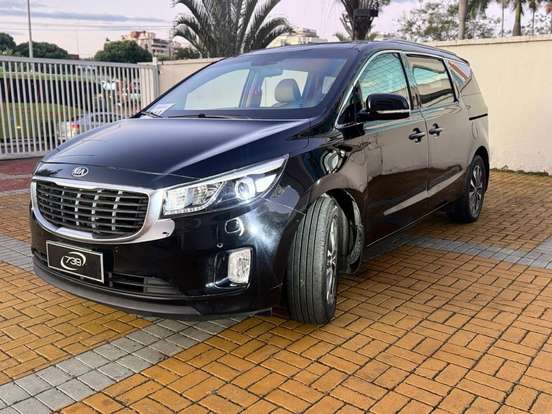KIA-CARNIVAL-2017