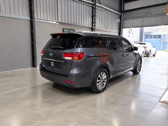 KIA-CARNIVAL-2016
