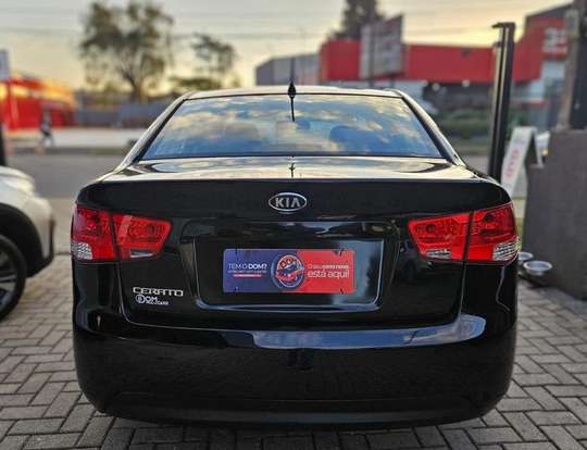 KIA-CERATO-2010