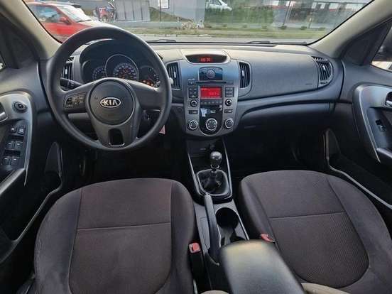 KIA-CERATO-1.6 SX 16V FLEX 4P AUTOMÁTICO KIA-CERATO-2010