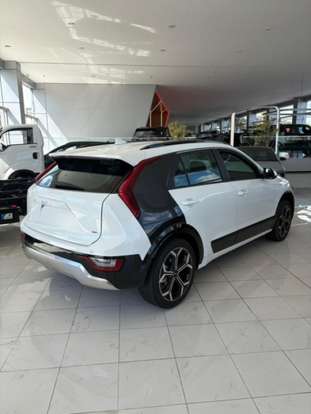 KIA-NIRO-2023