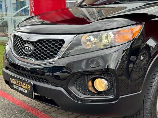 KIA-SORENTO-2011