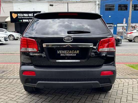 KIA-SORENTO-3.5 S.555 V6 4X2 24V GASOLINA 4P AUTOMATICO KIA-SORENTO-2011