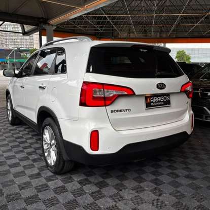 KIA-SORENTO-2014