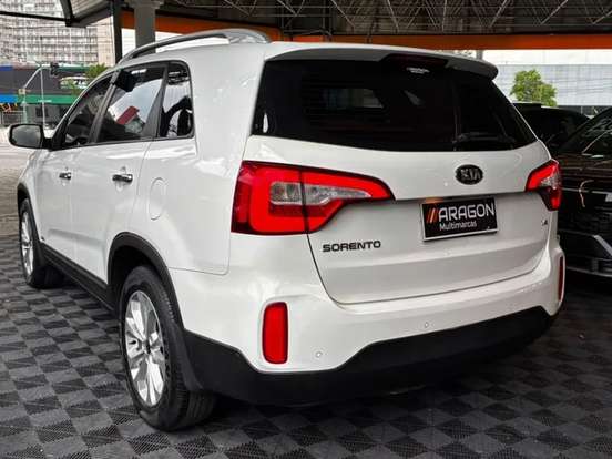 KIA-SORENTO-3.5 S.670 V6 4X4 24V GASOLINA 4P AUTOMÁTICO KIA-SORENTO-2014