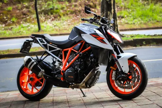 KTM 1290 SUPER DUKE R 