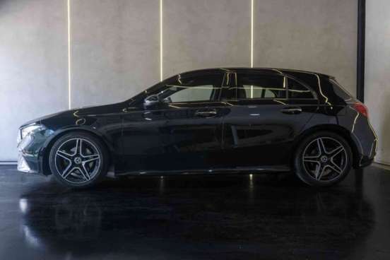 MERCEDES-BENZ-A 200-2023
