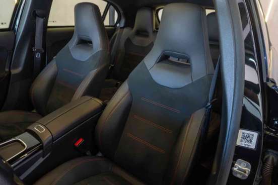 MERCEDES-BENZ-A 200-2023