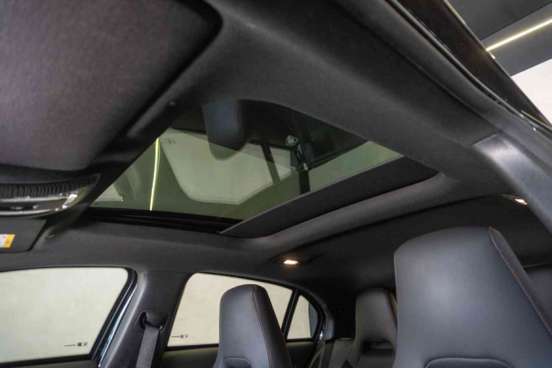 MERCEDES-BENZ-A 200-2023