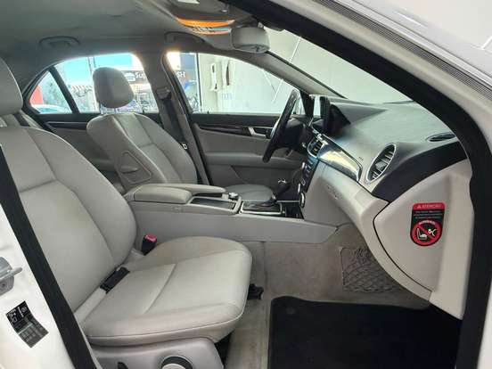 MERCEDES-BENZ-C 180-1.6 CGI SPORT 16V TURBO GASOLINA 4P AUTOMÁTICO MERCEDES-BENZ-C 180-2013
