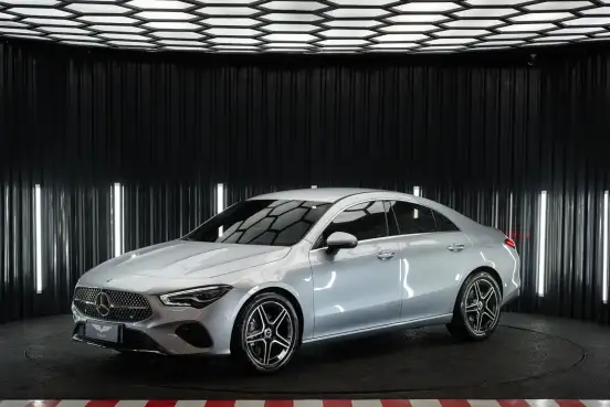 MERCEDES-BENZ-CLA 200-2025